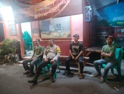 Membangun Keamanan Bersama: Bhabinkamtibmas Duri Pulo Sambang Pos Kamling dan Berikan Himbauan Kamtibmas