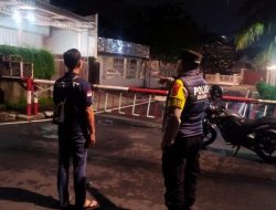 Patroli Dialogis Dan Himbauan Kamtibmas Bhabinkamtibmas Gondangdia Di Satkamling Rt 04 Rw 02 Jalan Sawo