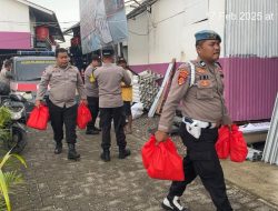 “Polri Peduli Masyarakat Bagikan Sembako di Rumah Apung Muara Angke”