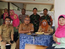 Bhabinkamtibmas Kelurahan Sumur Batu Bersama 3 Pilar Melaksanakan Kegiatan Kunjungan dan Sambang Kantor