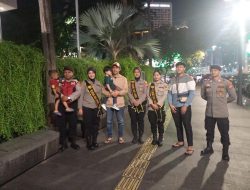 Patroli Penolong Menteng Bergerak Di Jalan Mh Thamrin Berikan Imbauan Kamtibmas Kepada Warga Masyarakat