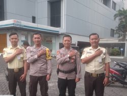 Sambangi Satuan Pengamanan, Banit Binmas Kenari Sampaikan Pesan Kamtibmas