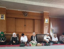 Bhabinkamtibmas dan Tiga Pilar Kelurahan Galur Hadiri Kegiatan Peringatan Isra Mi’raj Nabi Muhammad SAW 1446 H