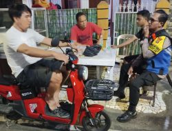 Bhabinkamtibmas Kampung Rawa Patroli Dialogis Ajak Pengurus RT dan Warga Tingkatkan Kewaspadaan