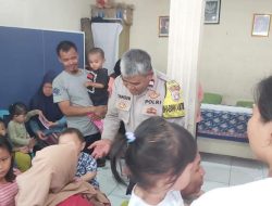 Bhabinkamtibmas Petojo Selatan Monitoring Posyandu, Dukung Kesehatan Balita di RW 05
