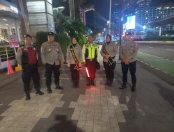 Patroli Jalan Kaki Polsek Menteng Himbauan Warga Masyarakat Di Sepanjang Jalan Mh Thamrin