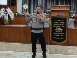 Bhabinkamtibmas Benhil Edukasi Berlalu Lintas Dan Perkenalkan Tugas Polri Kepada Siswa SD