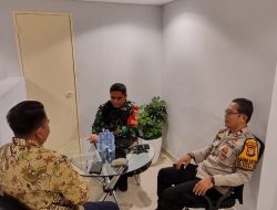 Sambangi Pihak Keamanan Gedung SSC, Bhabinkamtibmas Karet Tengsin Sampaikan Imbauan