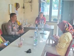 Silaturahmi Dengan Ketua RW, Bhabinkamtibmas Pesan Kamtibmas Menjelang Ibadah Ramadhan