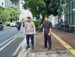Personil Patmor Menteng Patroli Dialogis Dan Himbauan Kantibmas Di Jalan Imam Bonjol