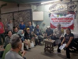 Ngopi Kamtibmas di Petojo Selatan, Warga dan Polisi Bahas Keamanan Lingkungan