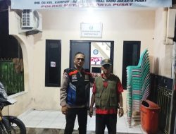 Sambang Kamtibmas Jelang Ramadhan, Bhabinkamtibmas Imbau Petugas Satkamling RW 05 Tingkatkan Keamanan