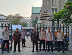 Pengamanan Polri Dalam Ibadah Misa Di Gereja Katedral Sawah Besar