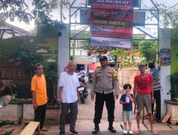 Polisi Pasang Spanduk Himbauan Kamtibmas di Johar Baru