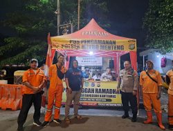 Kapolsubsektor Sarinah Bersama Personil Menteng Lainnya Pemantauan Pos Singgah Ramadhan Menteng Tenggulun