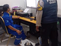 Bhabinkamtibmas Pegangsaan Pemantaun Dan Monitoring Ketinggian Pintu Air Manggarai