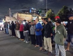 Situasi Kondusif, Petugas Gelar Pengamanan Pos Pantau Jembatan Mada di Bulan Ramadhan