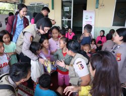 SSDM Polri Gelar Trauma Healing untuk Korban Banjir di Tambun Utara