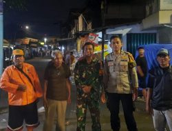 Bhabinkamtibmas Dan Babinsa Kebon Melati Patroli Kewilayahan RW 14 Jelang Sahur