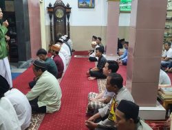 Polsek Sawah Besar Lakukan Tarawih Keliling dan Silaturahmi Kamtibmas di Masjid Jami Al-Wustho