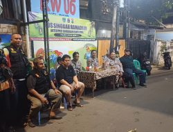 Optimalkan Pengawasan, PS Kasi Propam Polsek Johar Baru Lakukan Pengecekan Personil Pos Singgah Ramadhan 1446 H