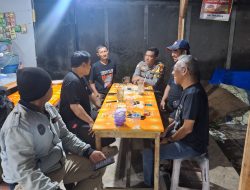 Patroli Rutin Bhabinkamtibmas Gelora Bersama Ketua RW 02, LMK Dan Ketua RT 04/02 Selama Ramadhan