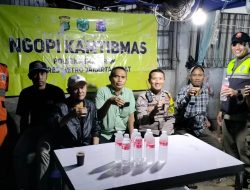 Warga Apresiasi Polisi dalam Giat Ngopi Kamtibmas di Posko Ramadhan Jl. Binyamin Sueb