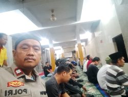 Bhabinkamtibmas Mangga Dua Selatan Gelar Sholat Subuh Keliling di Masjid Jami Jayakarta