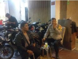 Buatkan narasi berita online dengan bahasa jurnalistik terkait dengan  Patroli Malam Polsek Metro Gambir, Pastikan Keamanan Gerai Makanan 24 Jam di Kebon Kelapa