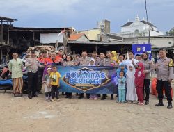 Gandeng Komunitas Motor, Polantas POLDA METRO JAYA BLUSUKAN Bagi Takjil dan Buku Cerita Anak