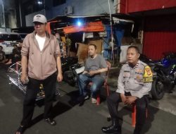 Bhabinkamtibmas Pasar Baru Takziah ke Rumah Duka Ketua RW 007, Sampaikan Belasungkawa