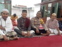 Sholat Tarawih Bersama, Polsek Cempaka Putih Pererat Sinergi dengan Warga