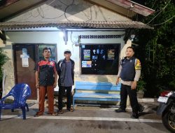 Pencegahan Gangguan Kamtibmas Dengan Stiker Oleh Bhabinkamtibmas Kelurahan Gunung Sahari Utara
