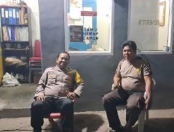 Jelang Sahur, Bhabinlamtibmas Rawasari Sambangi Pos Kamling untuk Imbauan Keamanan