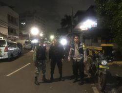 Personil Pos Singgah Paseban laksanakan patroli, Petugas Bubarkan Anak Nongkrong