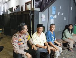 Polisi Sambangi Tokoh Masyarakat Kampung Rawa untuk Ciptakan Keamanan Bersama