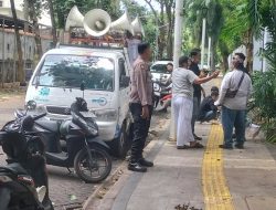 Kapolsubsektor Pegangsaan Lakukan Pemantauan Titik Kumpul Massa Aksi Unjuk Rasa Di Belakang Tugu Proklamasi