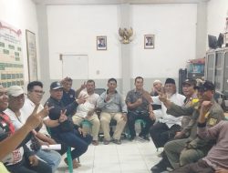 Cegah Gangguan Kamtibmas, Bhabinkamtibmas dan Satpol PP Sambangi Poskamling dan Pos RW Ramadhan