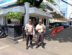 Polsek Metro Gambir Perkuat Pengamanan Aksi Unjuk Rasa di Depan Kantor Kemenhub