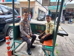 Cegah Gangguan Kamtibmas Panit 3 Samapta Sambangi Pos Satpam di Pertokoan Pasar Baru
