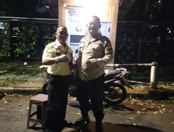 Bhabinkamtibmas Menteng Patroli Himbauan Kamtibmas Di Pos Satkamling RT 01 RW 02 Jalan Surabaya Timur