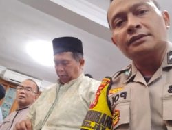 Bhabinkamtibmas Cempaka Putih Timur  Sholat Tarawih Bersama Jamaah Masjid Al Huda Perkuat Silaturahmi dan Iman
