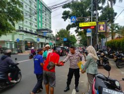 Giat Ramadhan Polsek Sawah Besar Dalam, Bagikan 100 Takjil untuk Warga
