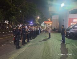 Apel dan Pengecekan Personel Pos Pam Ops Ketupat Jaya 2025 di Stasiun Gambir