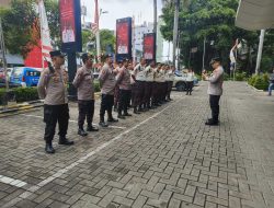 Polsek Metro Menteng Gelar Apel Pengamanan Antisipasi Unjuk Rasa Di Kantor Perumda Pasar Jaya