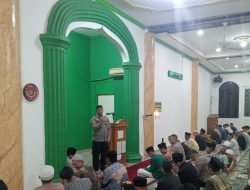 Jelang Mudik Lebaran, Wakapolsek Pademangan Sosialisasi Layanan 110 Usai Salat Tarawih