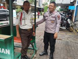Unit Samapta Polsek Sawah Besar Lakukan Sambang Dialogis Di Komplek Pertokoan Pasar Baru