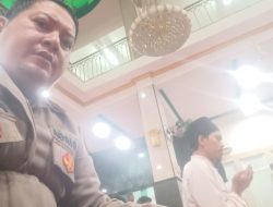 Bhabinkamtibmas Cempaka Putih Barat Jalin Silaturahmi Melalui Giat ibadah Di Masjid Al Ilyas