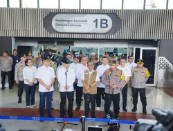 Tinjau Bandara Soetta, Kapolri Instruksikan Jajaran Rutin Patroli Pastikan Pemudik Aman-Nyaman