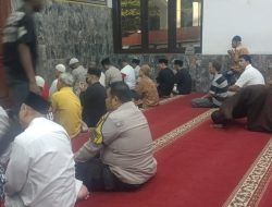 Bhabinkamtibmas Petamburan Sholat Subuh Berjemaah Sekaligus Cooling System